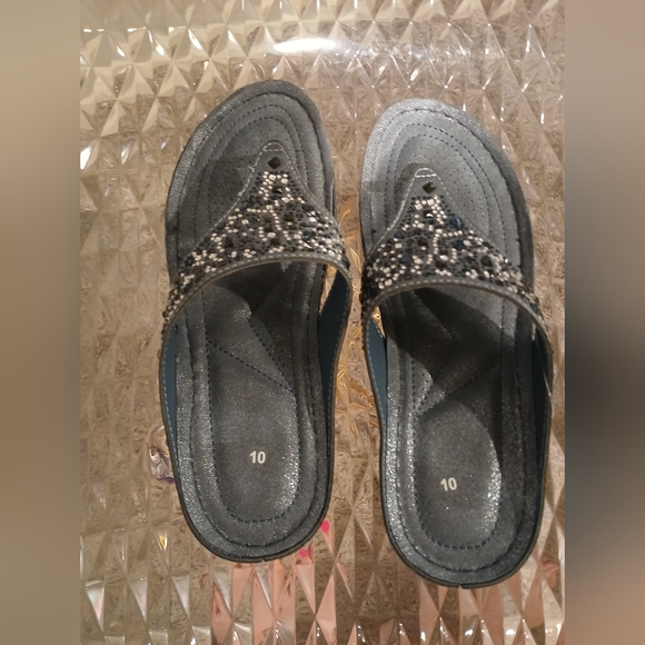 Low wedge Blue sandals - Picture 2 of 7